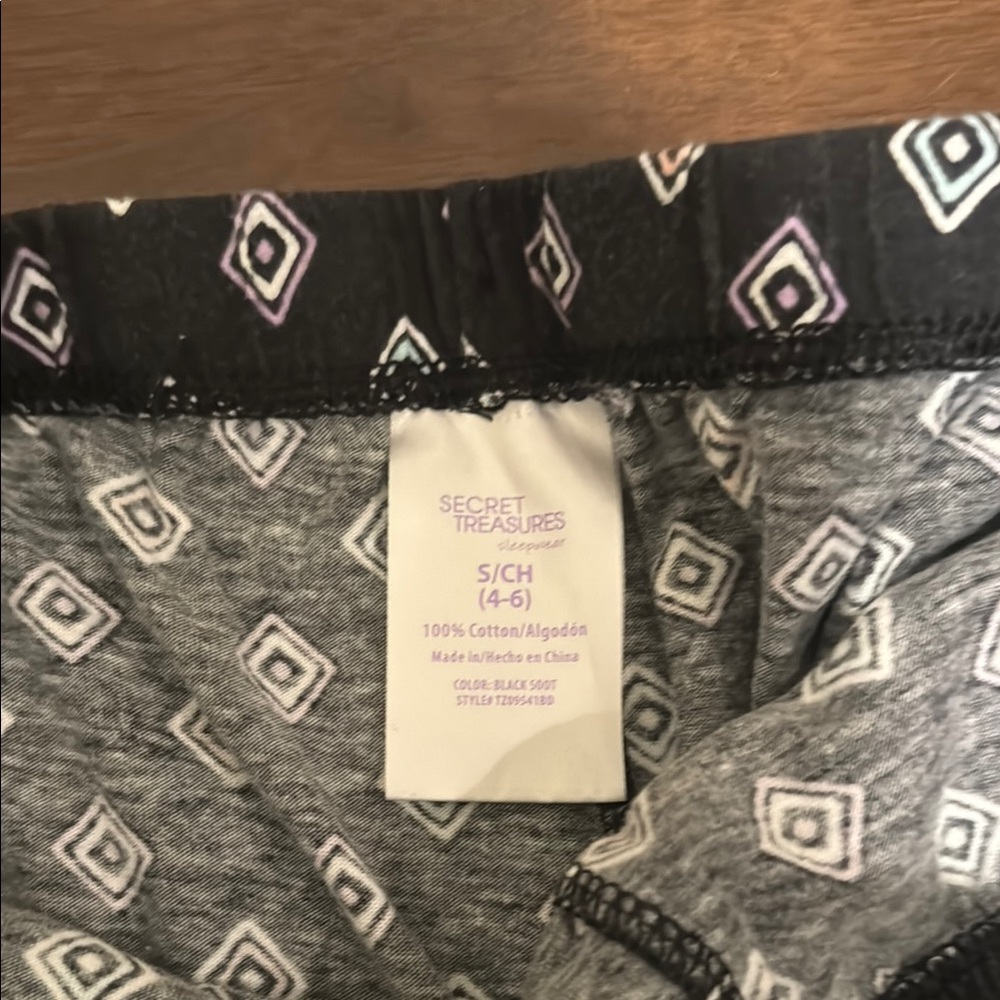 Patterned sleep shorts - Picture 2 of 4